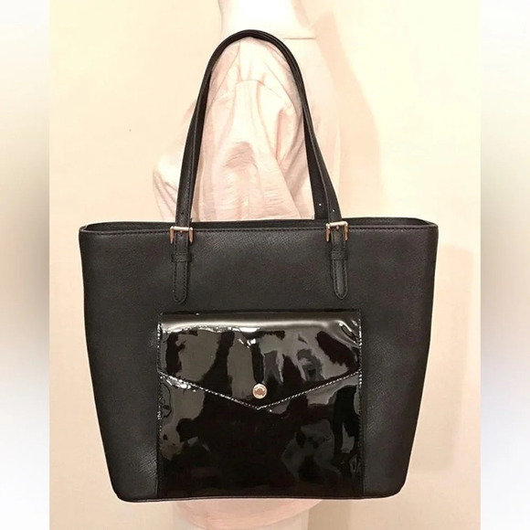 Michael Kors Jet Set Item Multifunctional Black Pocket Tote with Gold Hardware - Picture 3 of 12